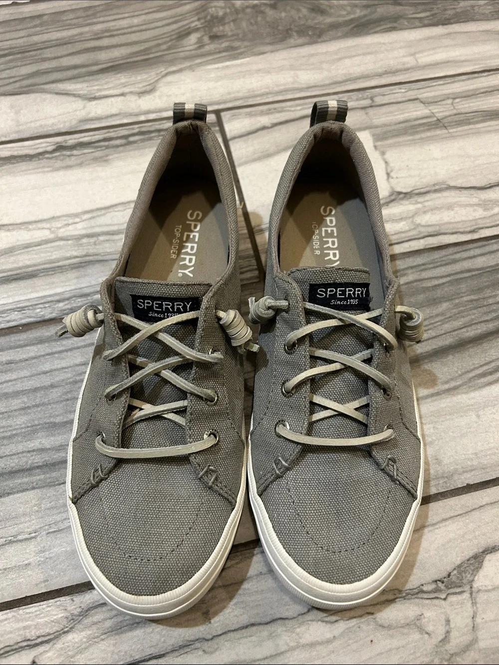 Sperry Women's Gray Crest Vibe Sneakers